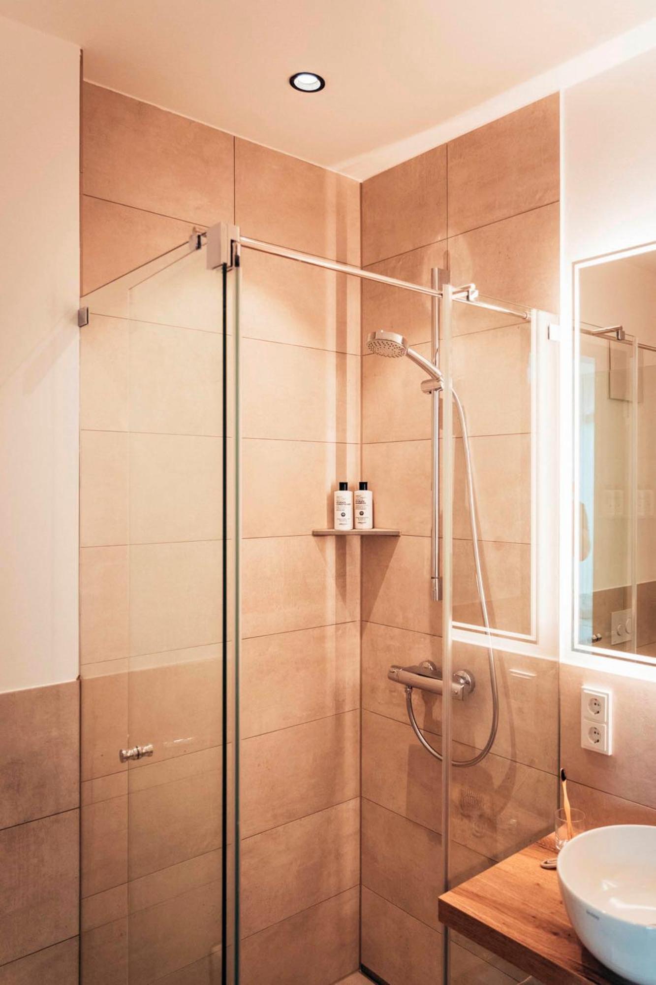 Kalm - East Aparthotel Munich